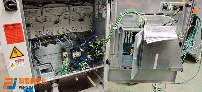 IP 65 Safety Loading Robot voor het veilig laden en laden van 210 kg nuttige lading Upgrade uw productielijn met KUKA KR210: uw ultieme partner voor lassen, verwerken en meer