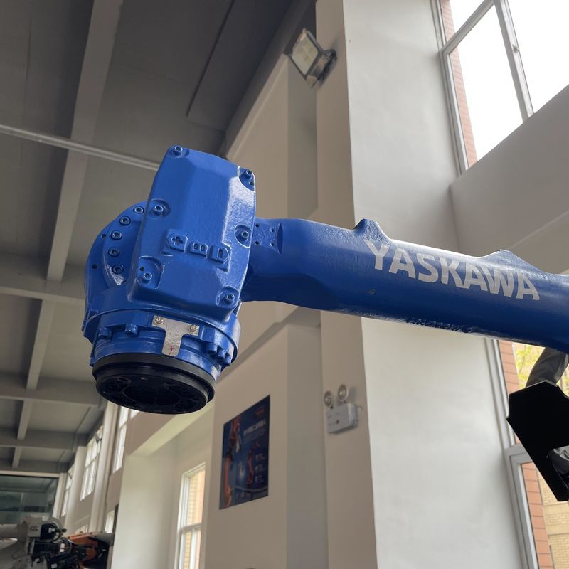 PC-programmering Gebruikte YASKAWA-robots met een laadvermogen van 50 kg Materiaalverwerking, Plasma snijden