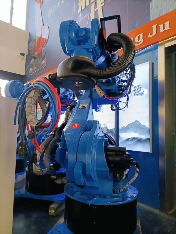 Snelle en nauwkeurige ES200D automatische batterij spot lassen machine Yaskawa ES200D robot voor het lassen, hanteren en pallets