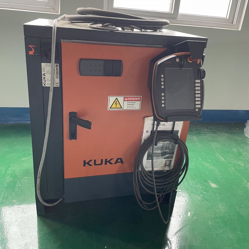 KUKA Kr16 boog lassen robot met XP Controller Laden en lossen van onderdelen Handhaving van onderdelen Industrieel robotarm