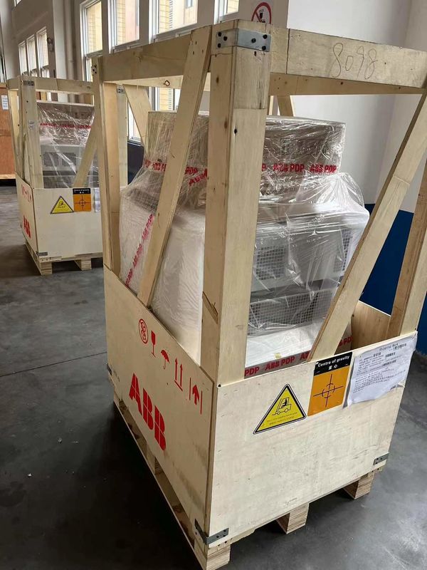 Nieuwe ABB IRB6700 M2004 200/2.60 Tenden van de pers, palletisatie, laden van onderdelen, bewerking van onderdelen, meting,