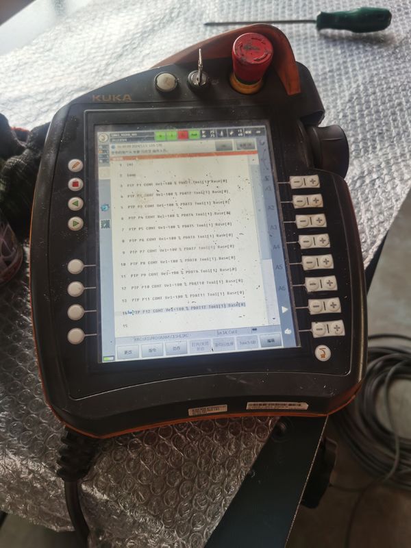Kuka Software Gebruikt KUKA KR240 R2900 Ultra Robots IP 65 Veiligheid ±0,1 mm Herhaalbaarheid En meer Voor hoge normen 240kg Nutteload 2900mm Bereik