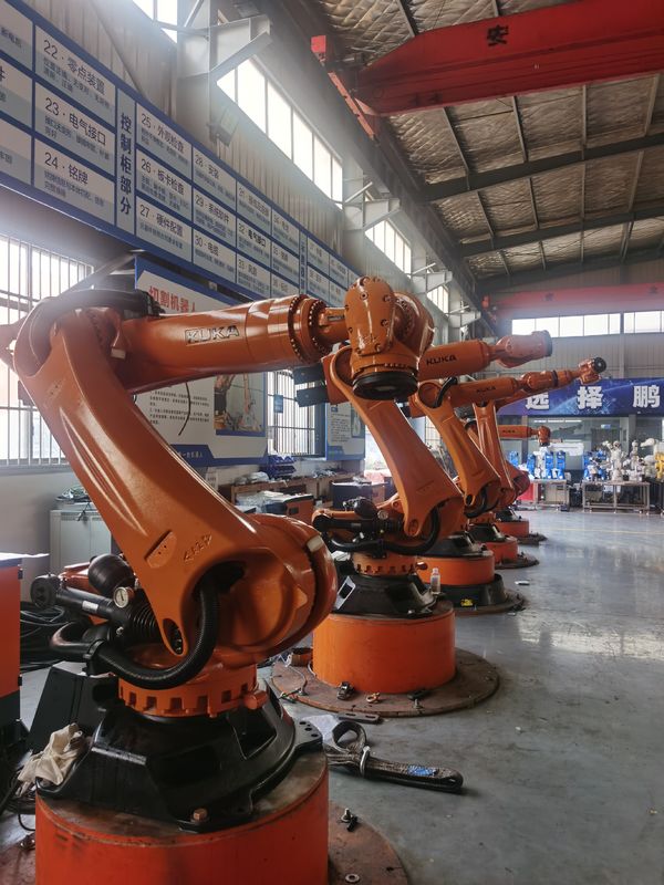 Kuka Software Gebruikt KUKA KR240 R2900 Ultra Robots IP 65 Veiligheid ±0,1 mm Herhaalbaarheid En meer Voor hoge normen 240kg Nutteload 2900mm Bereik