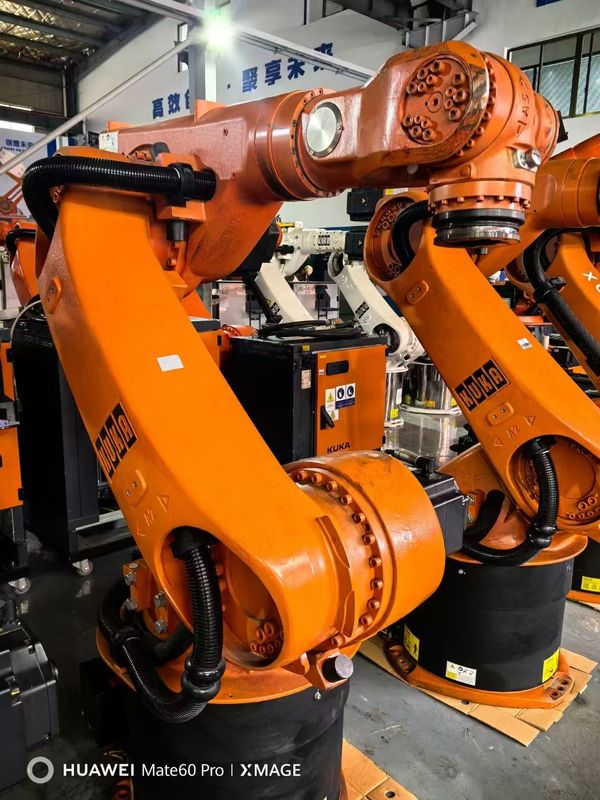 KRC4 Controller inbegrepen Gebruikte KUKA-robots KR60-3 60kg Nutteload 2033mm Bereik voor laden Handelen Snijden en monteren