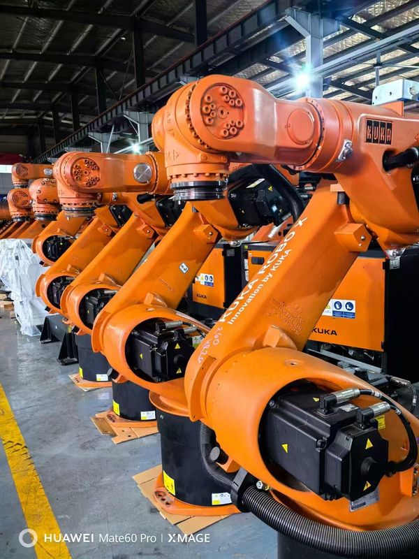 KRC4 Controller inbegrepen Gebruikte KUKA-robots KR60-3 60kg Nutteload 2033mm Bereik voor laden Handelen Snijden en monteren