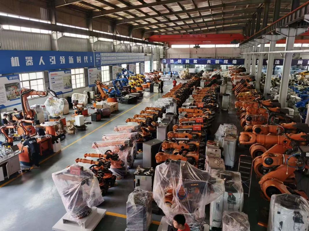 KUKA KR300 R2500 Ultra 300kg Nutteload 2500mm Bereik Gebruikte KUKA-robots met herhaalbaarheid ±0,1 mm En Kuka Programmering Laadrobot Handhaving Schlepen Fressing