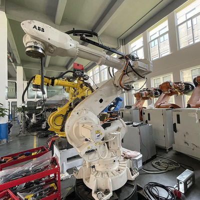 Gebruikte Booglassenabb Robot Zes As IRB 6640130/3.2