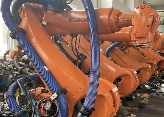 Floormounting Loading Robot met herhaalbaarheid ±0,1 mm Performance KUKA KR210 met 2700 mm Ultra-long Reach, volledig aanpasbaar aan industriële toepassingen Efficiënt slijpen en foutloos palletiseren